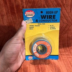 Hook- up wire 4 conductor ( model power )